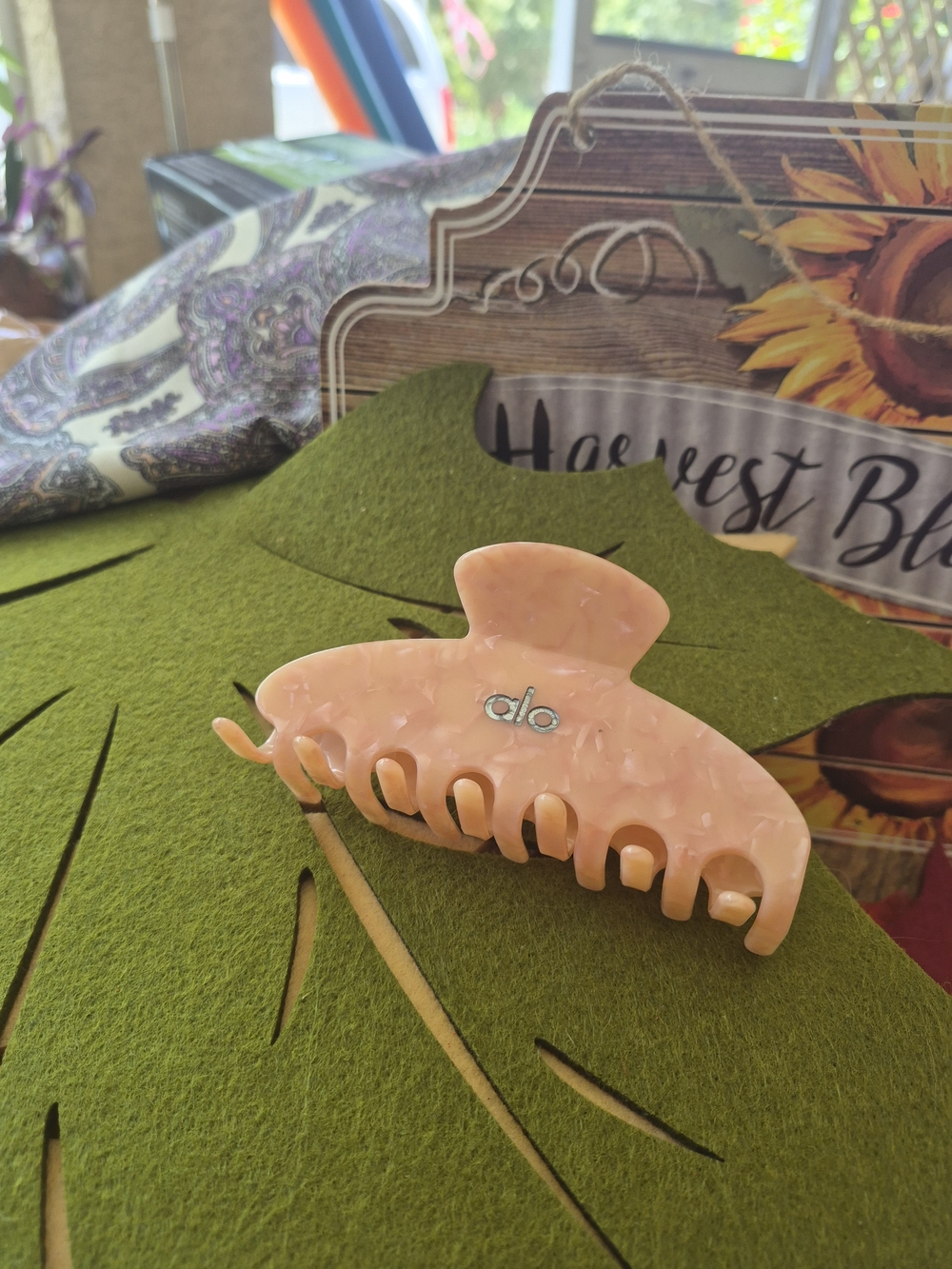 ALO Yoga Peach Marble Hair Claw Clip